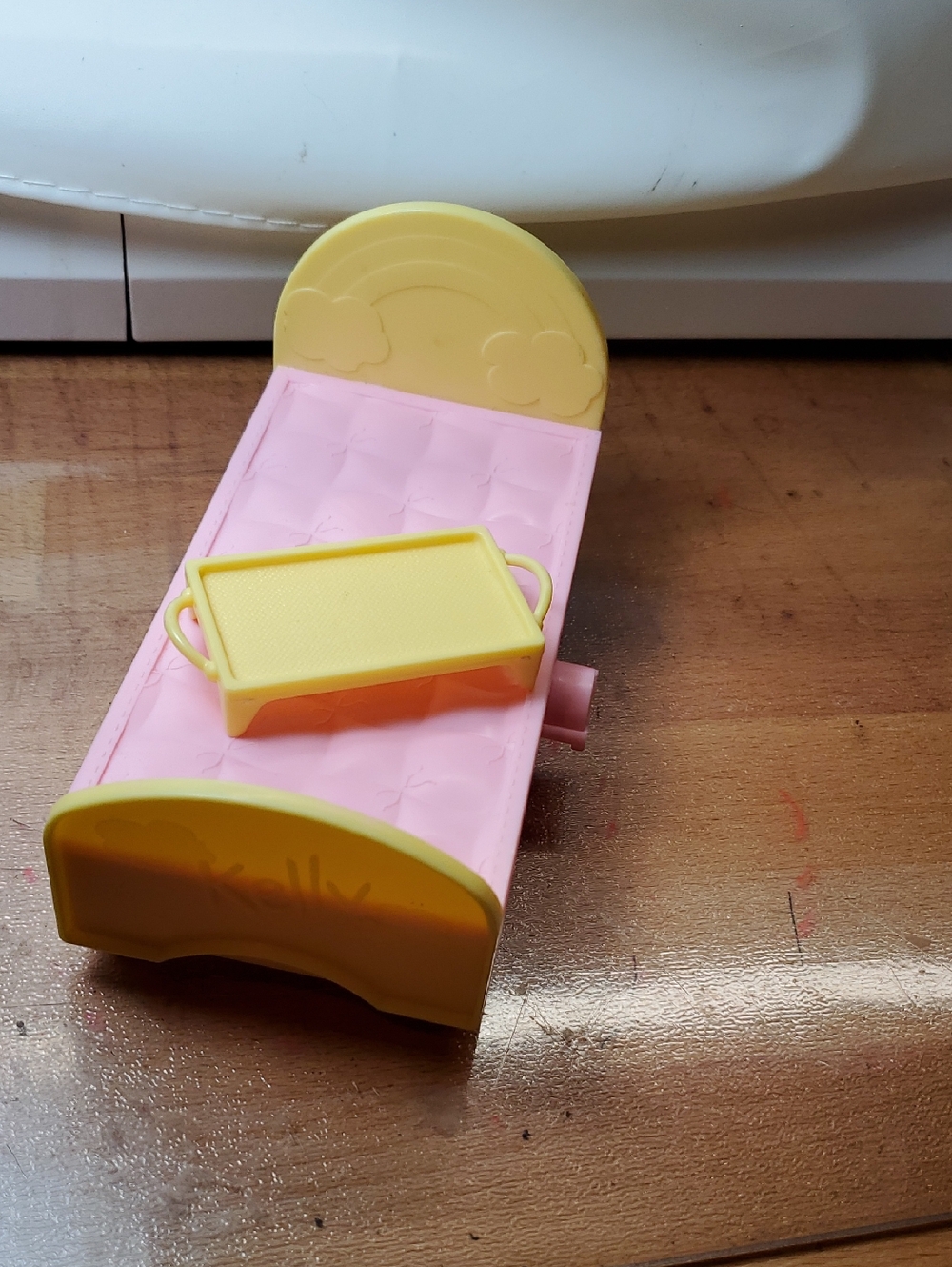 2000 Barbie Love 'N Care Chickenpox Kelly Bed and Tray